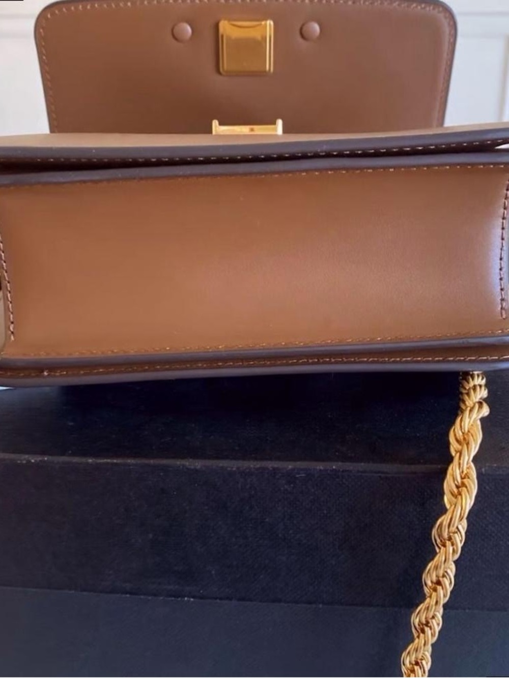 Tory Burch Eleanor Classic Leather Tan Bag with Gold Chain Strap - Picture 7 of 8